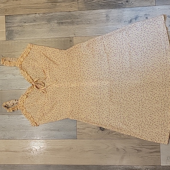 ROMWE Dresses & Skirts - ROMWE Peach Floral Ditsy Floral Frill Chemise Slip Dress New Without Tags